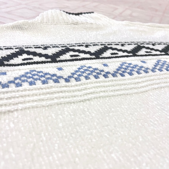 ✨💙 CHRISTIAN SIRIANO Patterned Sweater 💙✨ - Picture 6 of 8